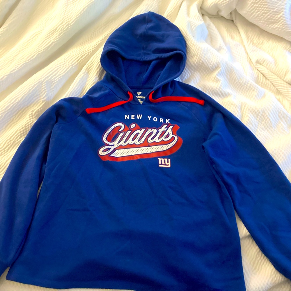 Super comfy women’s Giants hoodie size L. Plushy soft interior lining! Like new.